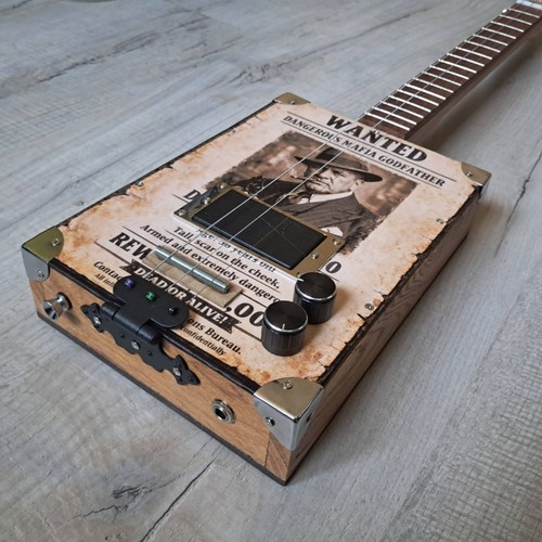 Cigar box guitar g - guitar, c