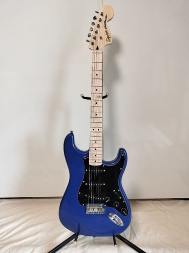 Guitare électrique squier - guitare, by