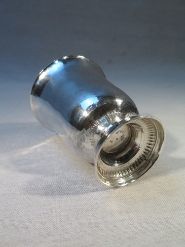 Ancienne timbale pieds douche - pieds,