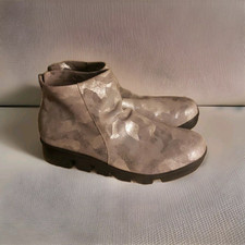 L'amour Des Pieds Hadirat Camo Bootie Jeans Style 8.5