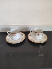 Paire de tasse en porcelaine