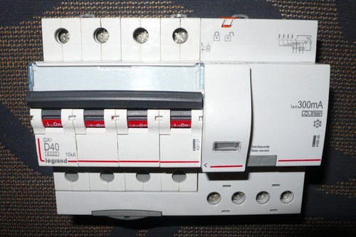 Legrand disjoncteur 408121 - disjoncteur,