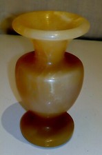 PETIT VASE EN MARBRE ROSE