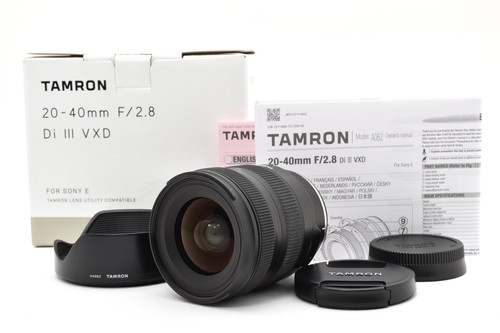 Near mint box hood tamron - mint,