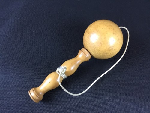 Bilboquet ancien bois - en,