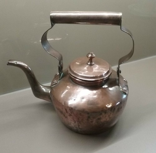 Belle bouilloire ancienne - belle,