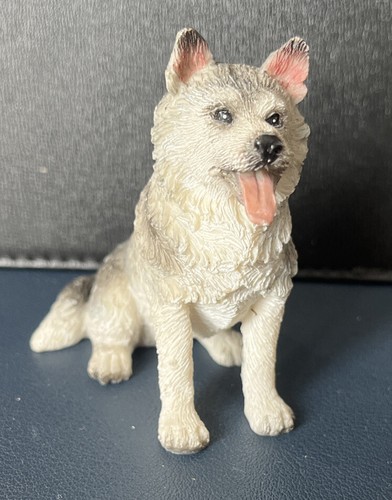 Adorable figurine chiot - de,