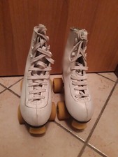 Patins à roulettes blancs