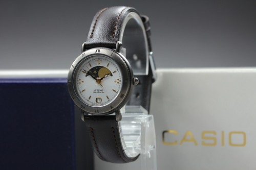 Neuf avec boîte montre - avec, pour