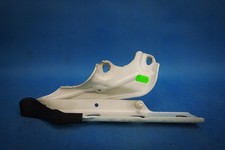 Charnière de capot avant