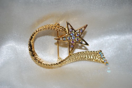 Golden shooting star pin - golden, ab