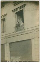 92.BOIS-COLOMBES.n°12454.CP PHOTO.WOMEN AT THEIR WINDOW.FOLD