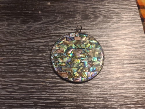 Imposant pendentif rond avec - imposant,