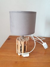 Petite lampe à poser en bois