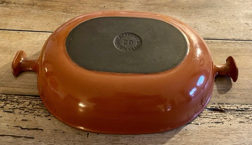 Plat fonte émaillée - plat, le
