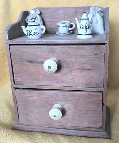 Petit meuble décoratif ancien - petit,