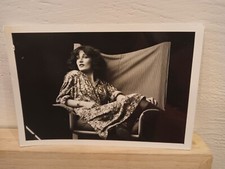 Fille Sur Fauteuil Aeo Cassina Archizoom Années 70 Paul Daganello Italian