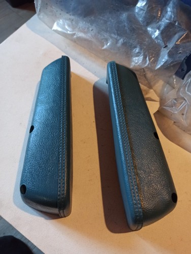 Accoudoirs neufs 502 - 2,