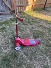 Radio Flyer Kids Trike Scooter  Red 