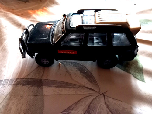 Vehicule tout terrain 4 x - ,
