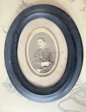Ancien Cadre oval en Bois Noirci - Portrait de Militaire - Napoléon III