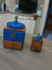 A SAISIR  CE DUO DE MOULINS A