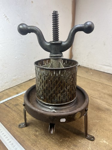 Outil ancien pressoir - outil,