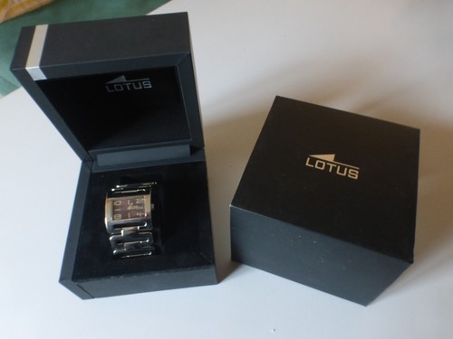 Montre lotus fond - montre,