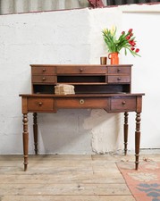 Edouard, le bureau secrétaire