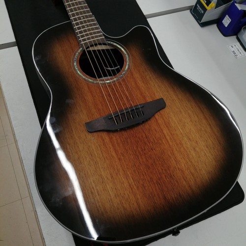 Guitare acoustique électrique