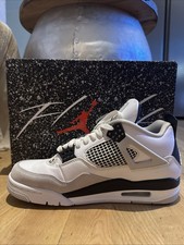 Air Jordan 4 Military Black -