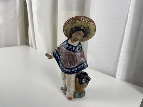 Figurine porcelaine de - en,