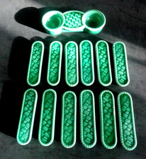 12 porte-couteaux et saliere