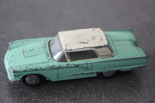 Corgi toys ford - ford, thunderbird