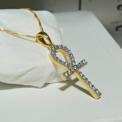 Collier pendentif croix