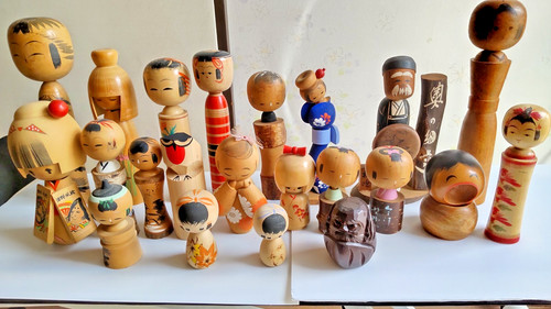 Lot poupées kokeshi - lot,