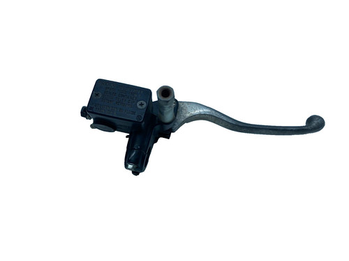 Pompe frein avant droit - pompe,