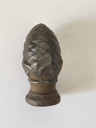 Ancienne pomme pin fonte - pomme, en