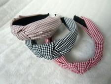 Serre-tête rigide turban twisté tissu carreaux vichy noir rouge rose pinup rétro