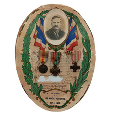 H11/10/25 (REF29152) Souvenir en l'état avec médailles guerre 1914 1918  MEDAL