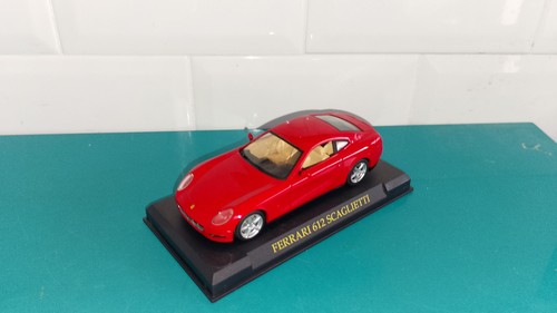 2501262 voiture ixo - voiture, 1/43