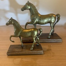 Duo De Chevaux En Laiton Sur