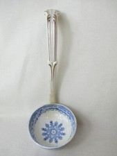 Couverts En Porcelaine