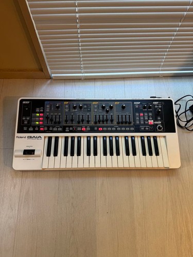 Roland gaia keyboard - gaia, sh-01