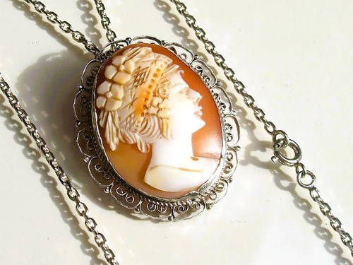 Beau pendentif - beau,