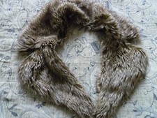 COL FAUSSE FOURRURE IMITATION