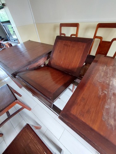 Table chaises salle à - et,