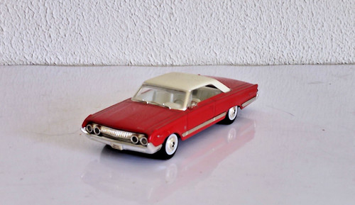 Voiture road signature - 1/43,