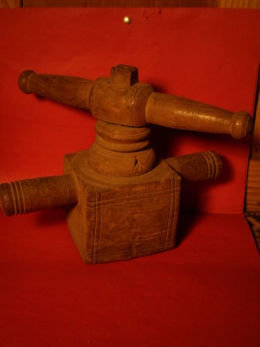 Ancien presse fruits - fruits, teck