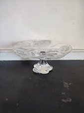 Présentoir en verre sur pied